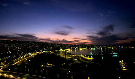 [Image: valparaiso-by-night.jpg]